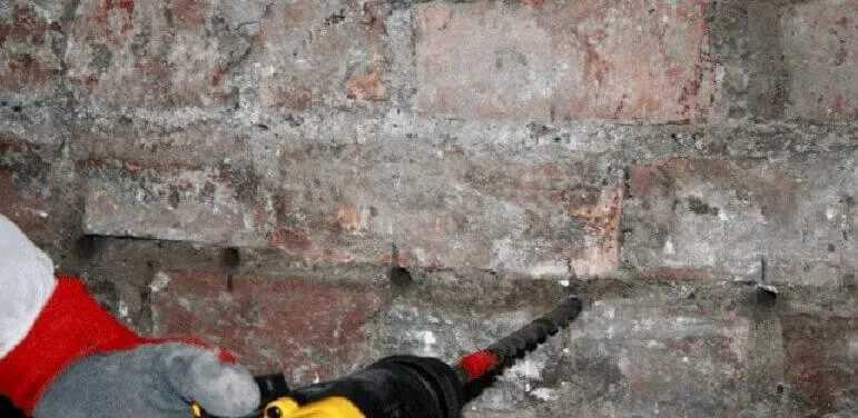 Damp proofing and damp-proof re-plastering in Bristol
